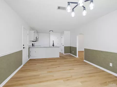 Living - 5984 Savannah Dr, Milton, FL 32570 photo 5 of 7