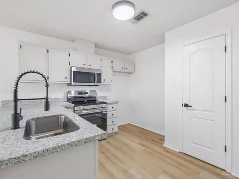 Kitchen - 5984 Savannah Dr, Milton, FL 32570 photo 1 of 4