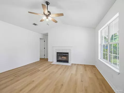 Living - 5984 Savannah Dr, Milton, FL 32570 photo 2 of 7