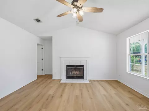 Living - 5984 Savannah Dr, Milton, FL 32570 photo 6 of 7
