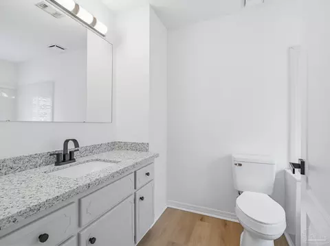 Bath - 5984 Savannah Dr, Milton, FL 32570 photo 1 of 5