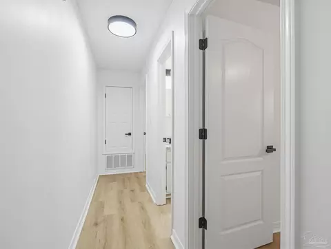 Entry Way - 5984 Savannah Dr, Milton, FL 32570 photo 3 of 4