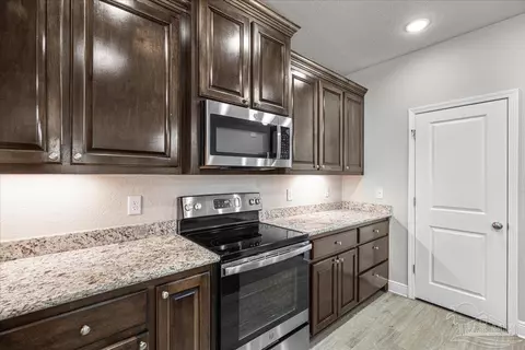 Kitchen - 5313 Parkside Dr, Pace, FL 32571 photo 3 of 3