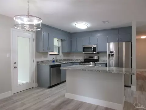 Kitchen - 5143 Oakleaf Dr, Pace, FL 32571 photo 1 of 7