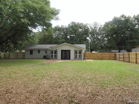 Exterior - 5143 Oakleaf Dr, Pace, FL 32571 photo 4 of 10