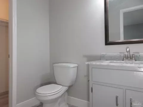 Bath - 5143 Oakleaf Dr, Pace, FL 32571 photo 3 of 6