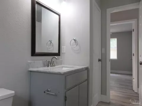Bath - 5143 Oakleaf Dr, Pace, FL 32571 photo 6 of 6