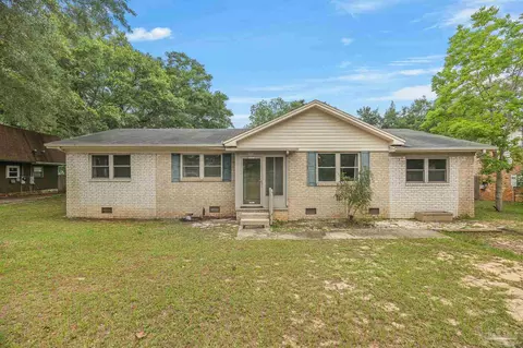6105 E Shore Dr, Pensacola, FL 32505