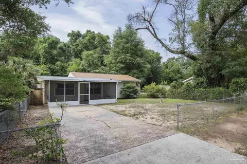 6659 Sanders St, Milton, FL 32570