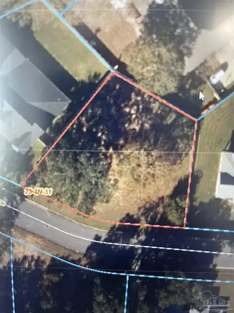 320 Swift Creek Rd, Cantonment, FL 32533