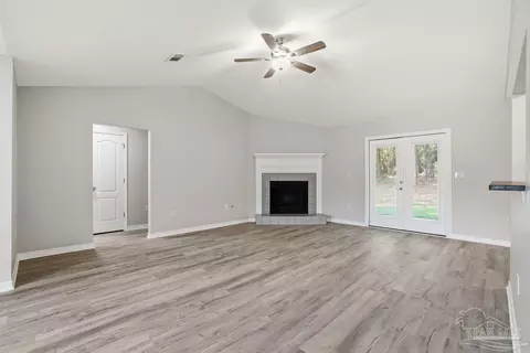 Living - 120 Jacob Dr, Crestview, FL 32536 photo 3 of 5