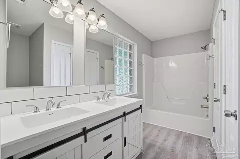 Bath - 120 Jacob Dr, Crestview, FL 32536 photo 2 of 3