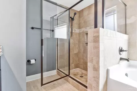 Bath - 5695 Tucker Cir, Pace, FL 32571 photo 4 of 4