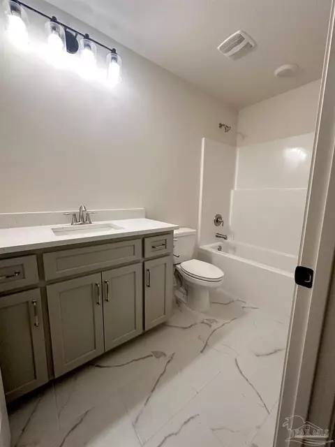 Bath - 5721 Lofty Pines Dr, Milton, FL 32570 photo 6 of 6