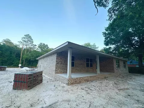 Exterior - 5721 Lofty Pines Dr, Milton, FL 32570 photo 2 of 4