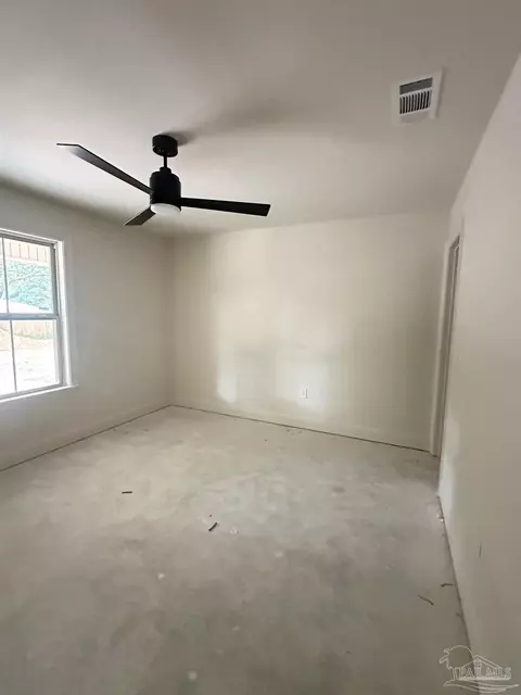 Bedroom - 5721 Lofty Pines Dr, Milton, FL 32570 photo 3 of 5
