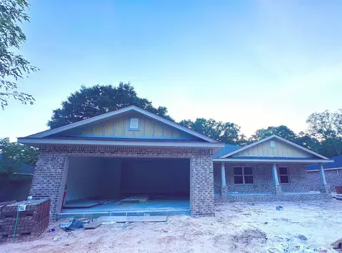 5721 Lofty Pines Dr, Milton, FL 32570