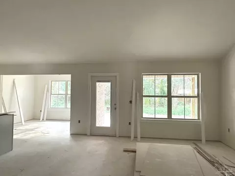 Living - 5721 Lofty Pines Dr, Milton, FL 32570 photo 1 of 1