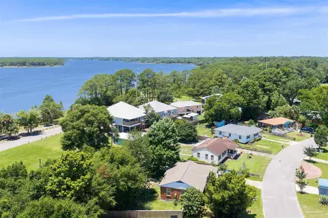 215 Berry Rd, Pensacola, FL 32507