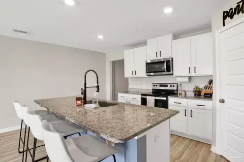 Kitchen - 7594 Saddlebrook Ave, Pace, FL 32571 photo 3 of 6