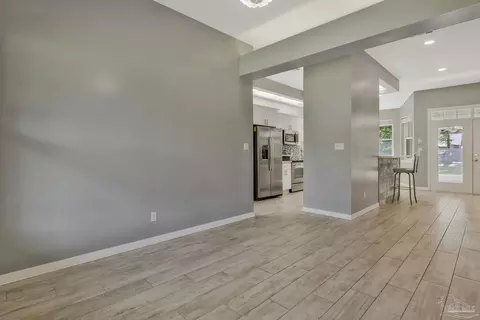 Entry Way - 5333 Rowe Trl, Pace, FL 32571 photo 2 of 2