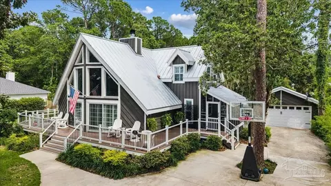 2727 Sunrunner Ln, Gulf Breeze, FL 32563