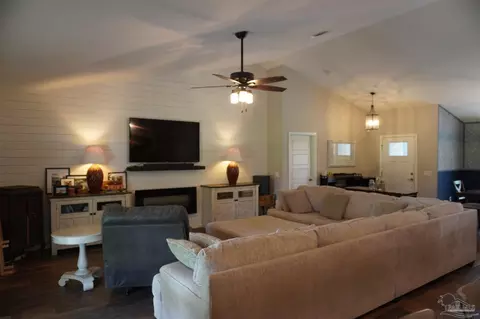 7305 Durden Dr, Pensacola, FL 32526