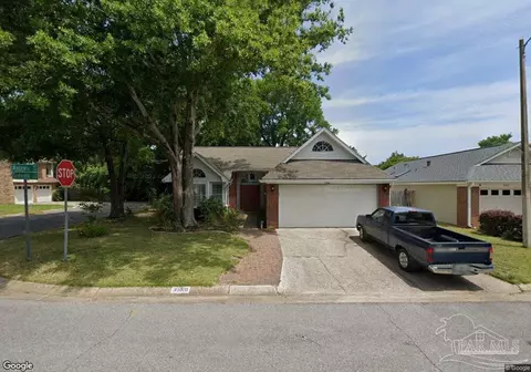 3500 Silvertree Ln, Pensacola, FL 32504