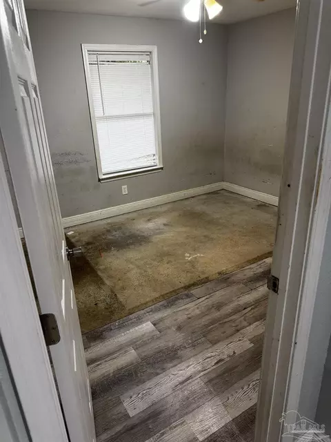 Bedroom - 6358 Dixie Rd, Milton, FL 32570 photo 3 of 3