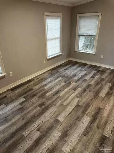 Living - 6358 Dixie Rd, Milton, FL 32570 photo 5 of 5