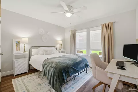 Bedroom - 3036 N 13th Ave, Milton, FL 32583 photo 5 of 9