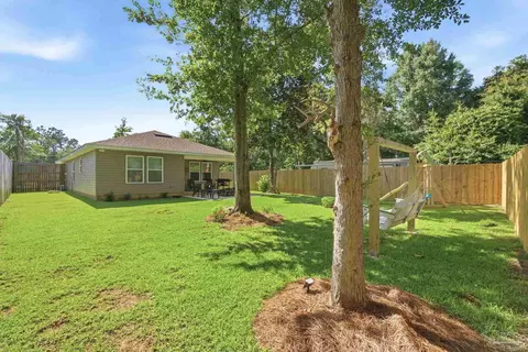 Exterior - 3036 N 13th Ave, Milton, FL 32583 photo 10 of 11