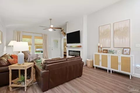 Living - 3036 N 13th Ave, Milton, FL 32583 photo 3 of 6