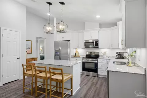 Kitchen - 3036 N 13th Ave, Milton, FL 32583 photo 4 of 6