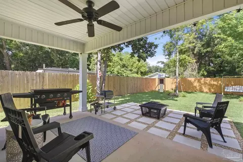 Exterior - 3036 N 13th Ave, Milton, FL 32583 photo 6 of 11