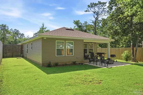 Exterior - 3036 N 13th Ave, Milton, FL 32583 photo 8 of 11
