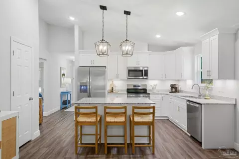 Kitchen - 3036 N 13th Ave, Milton, FL 32583 photo 5 of 6