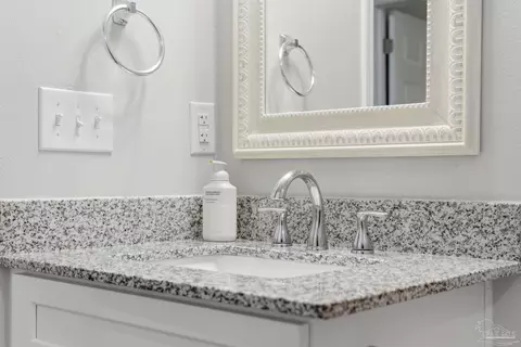 Bath - 3036 N 13th Ave, Milton, FL 32583 photo 6 of 6