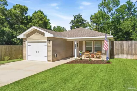 Exterior - 3036 N 13th Ave, Milton, FL 32583 photo 3 of 11