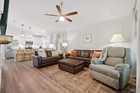 Living - 3036 N 13th Ave, Milton, FL 32583 photo 4 of 6
