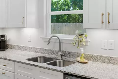 Kitchen - 3036 N 13th Ave, Milton, FL 32583 photo 3 of 6