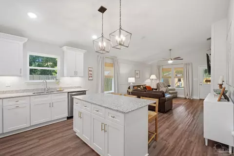 Kitchen - 3036 N 13th Ave, Milton, FL 32583 photo 2 of 6