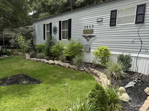 Exterior - 3809 Legend Creek Dr, Pace, FL 32571 photo 2 of 7