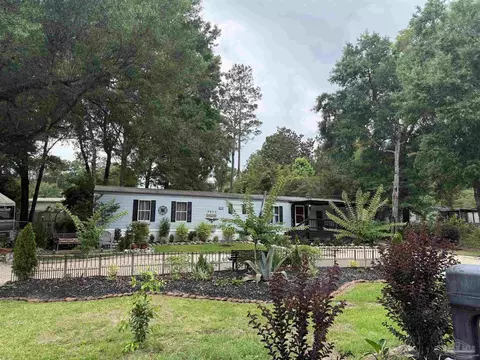 3809 Legend Creek Dr, Pace, FL 32571