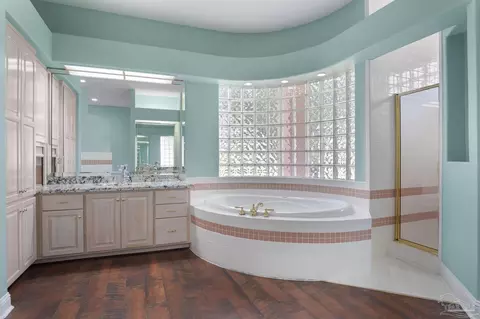 Bath - 5542 Oakmont Dr, Pace, FL 32571 photo 1 of 3