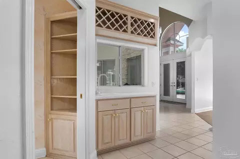 Entry Way - 5542 Oakmont Dr, Pace, FL 32571 photo 3 of 5
