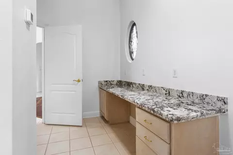 Entry Way - 5542 Oakmont Dr, Pace, FL 32571 photo 4 of 5