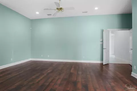Living - 5542 Oakmont Dr, Pace, FL 32571 photo 7 of 8