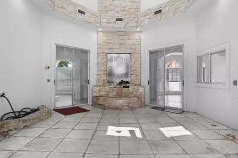 Entry Way - 5542 Oakmont Dr, Pace, FL 32571 photo 5 of 5