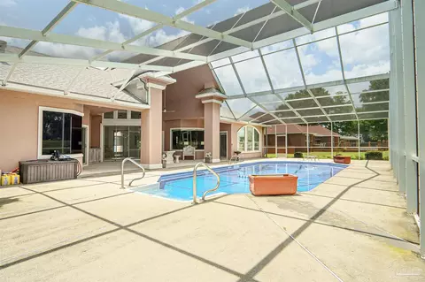 Exterior - 5542 Oakmont Dr, Pace, FL 32571 photo 6 of 13